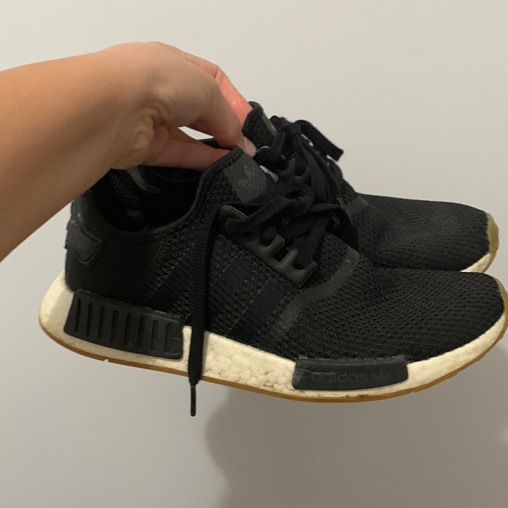 🌟 Adidas sneakers
